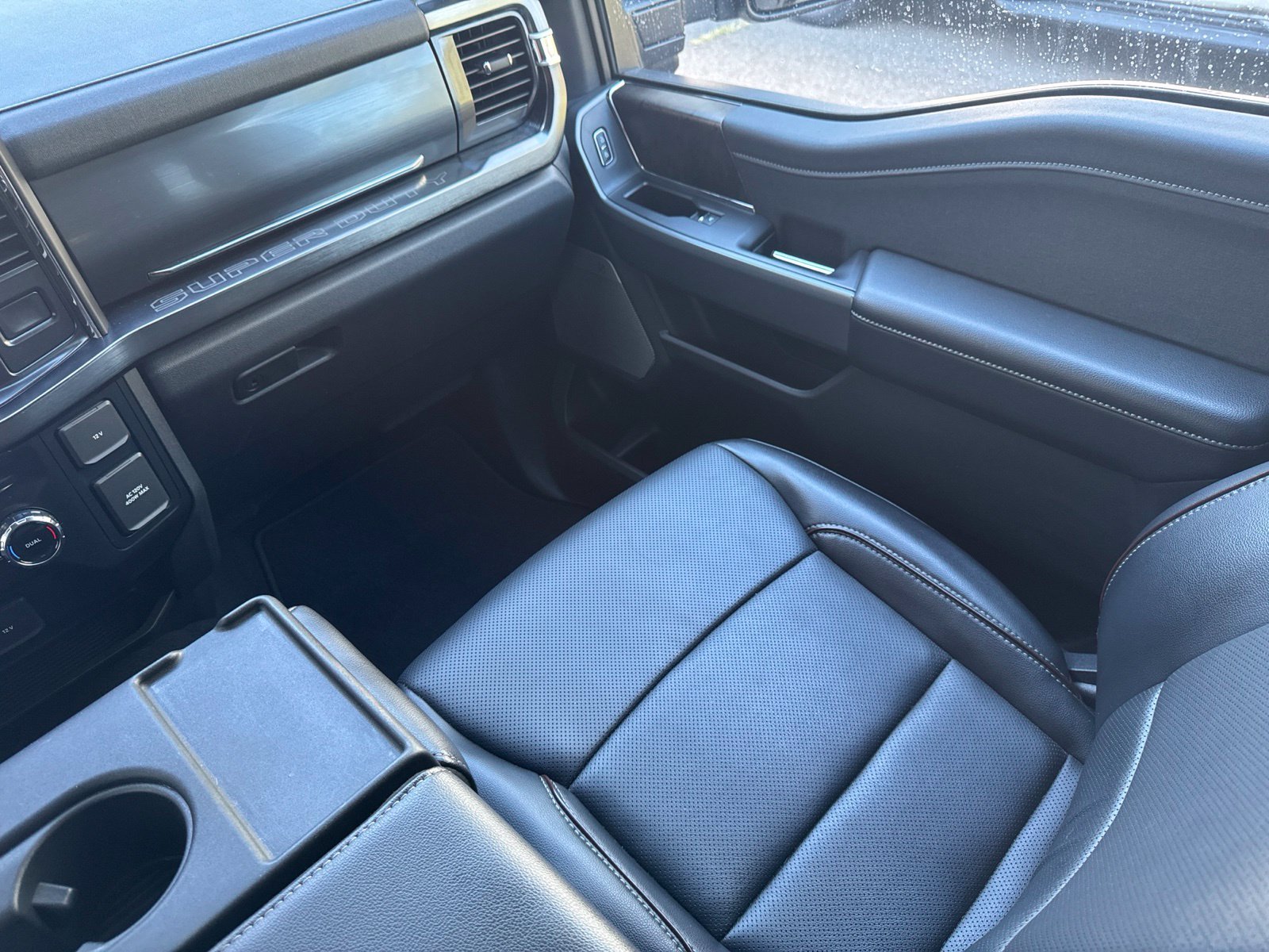 Used 2024 Black Ford Lariat image 29