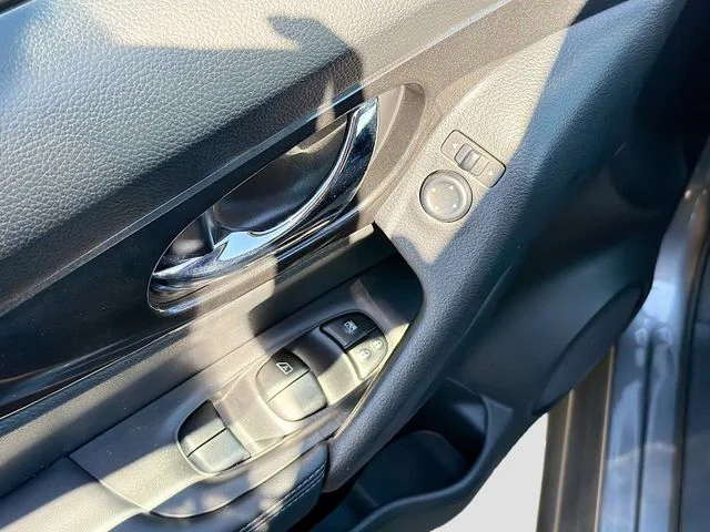 Used 2017 Gray Nissan SV image 19