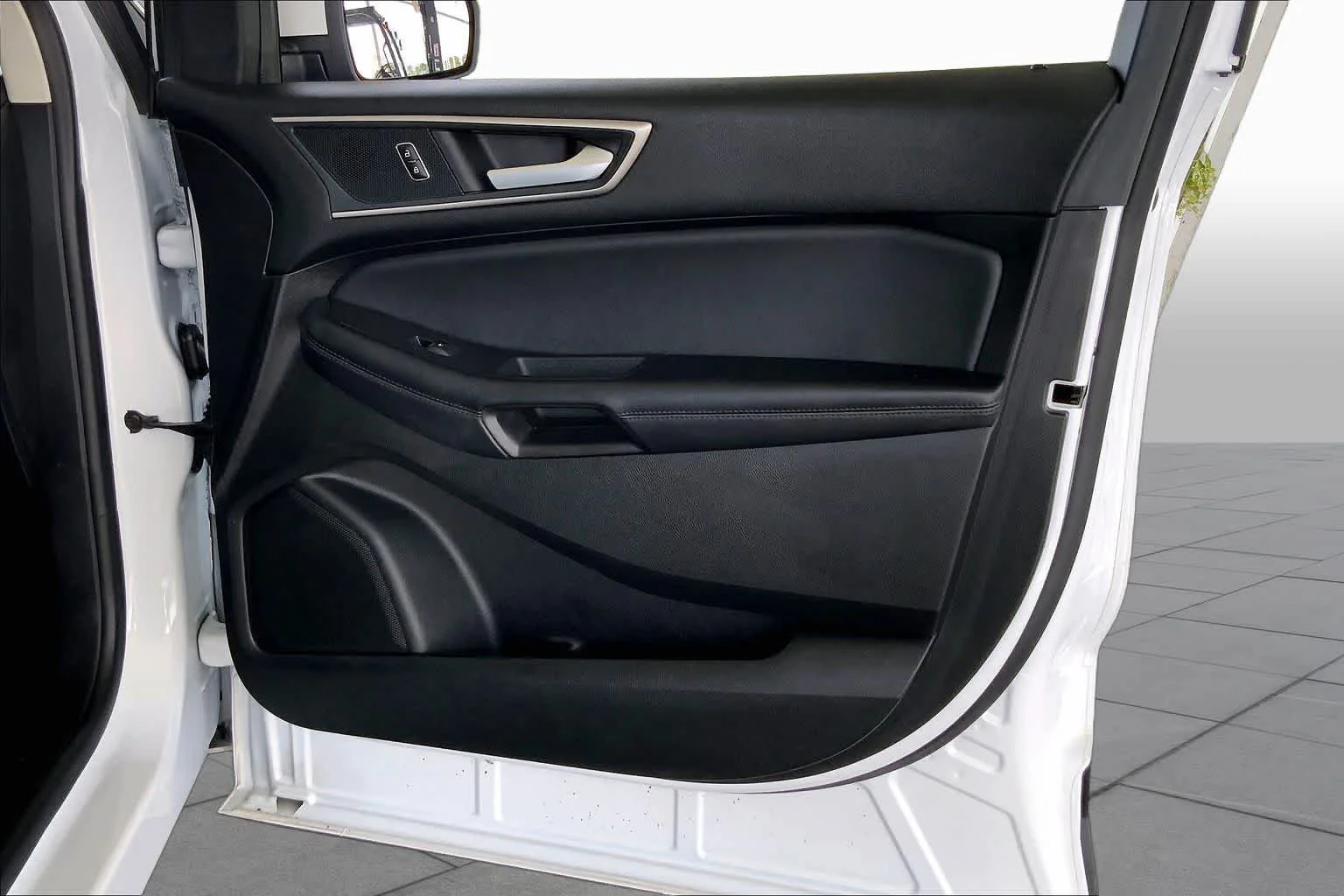 Used 2024 Oxford White Ford SEL image 23