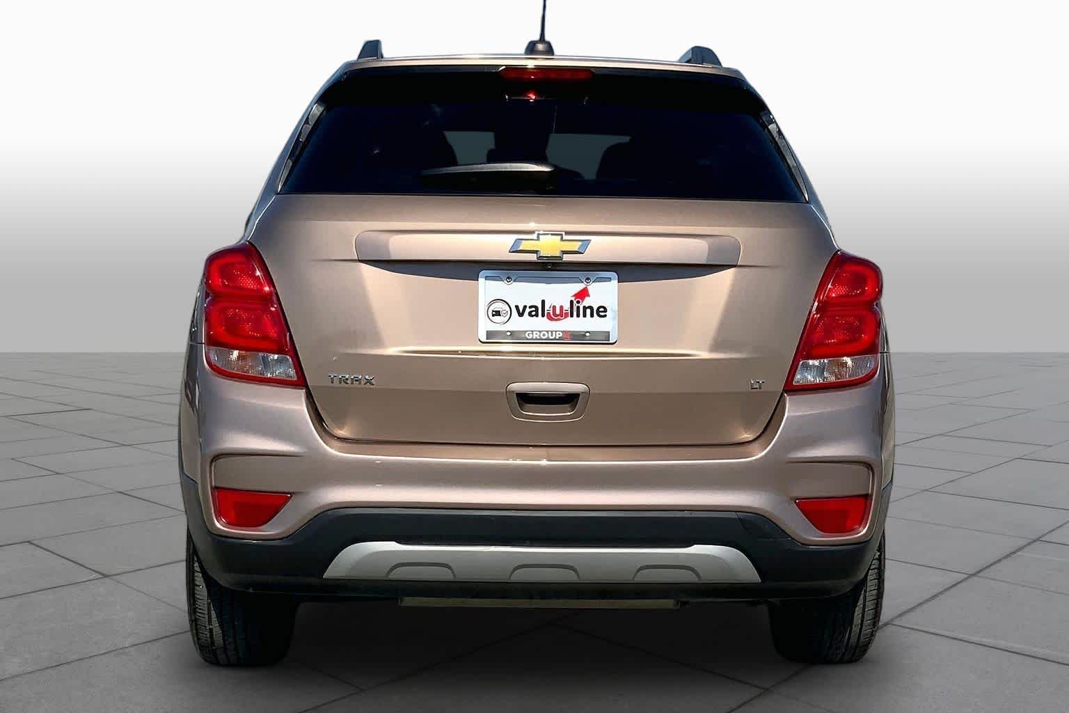 Used 2018 Sandy Ridge Metallic Chevrolet LT image 5