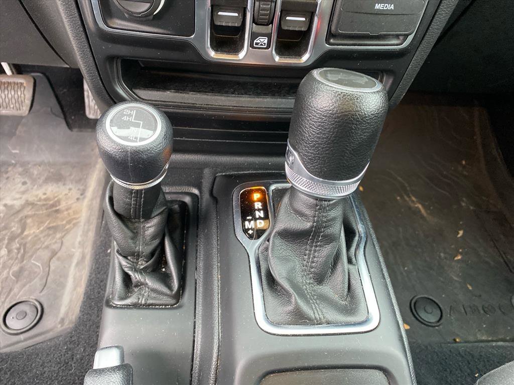 Used 2022 Silver Zynith Clearcoat Jeep Unlimited Sport S image 12