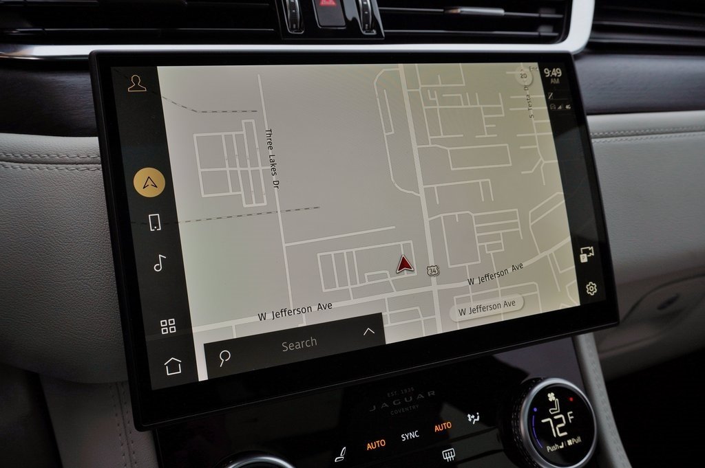 2025 JAGUAR F-PACE - Image 24