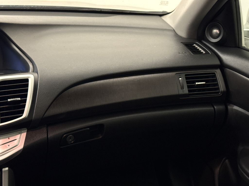 Used 2014 Alabaster Silver Metallic Honda EX-L image 15