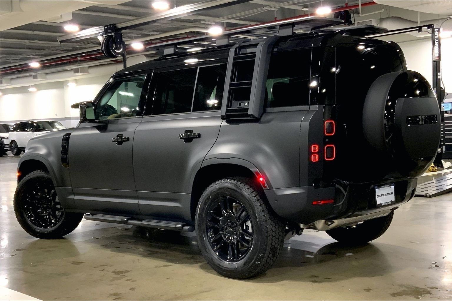 New 2026 Santorini Black LAND ROVER S image 12