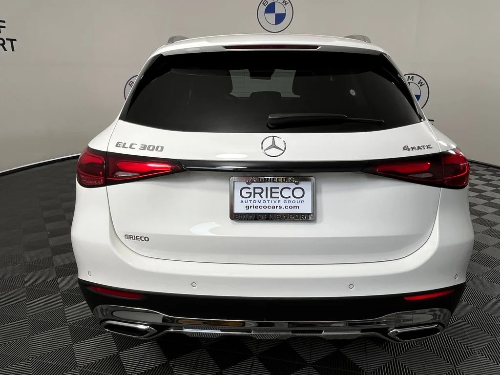 Used 2025  Mercedes-Benz GLC 300 image 12