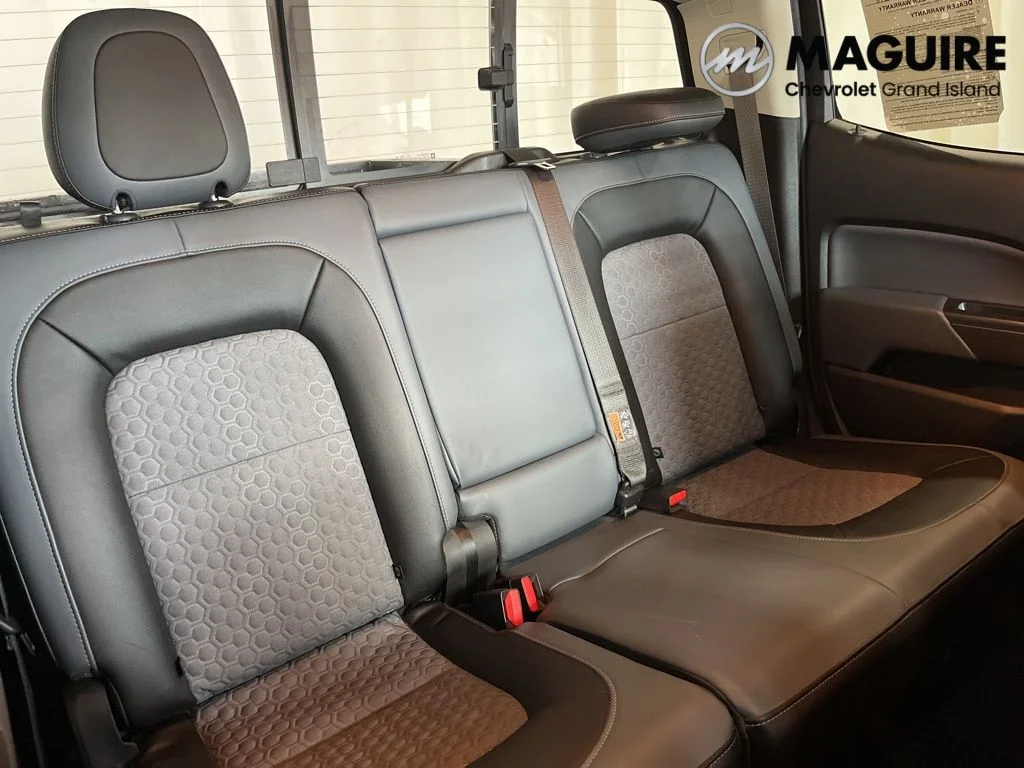 Used 2020 Silver Chevrolet Z71 image 29