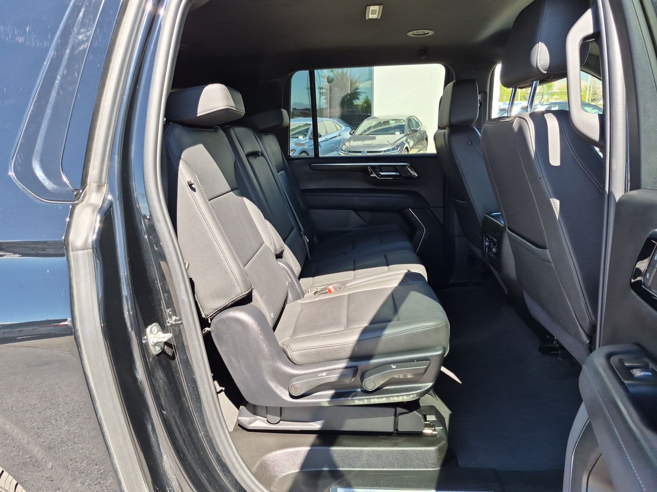 Used 2025 Black Chevrolet Z71 image 31