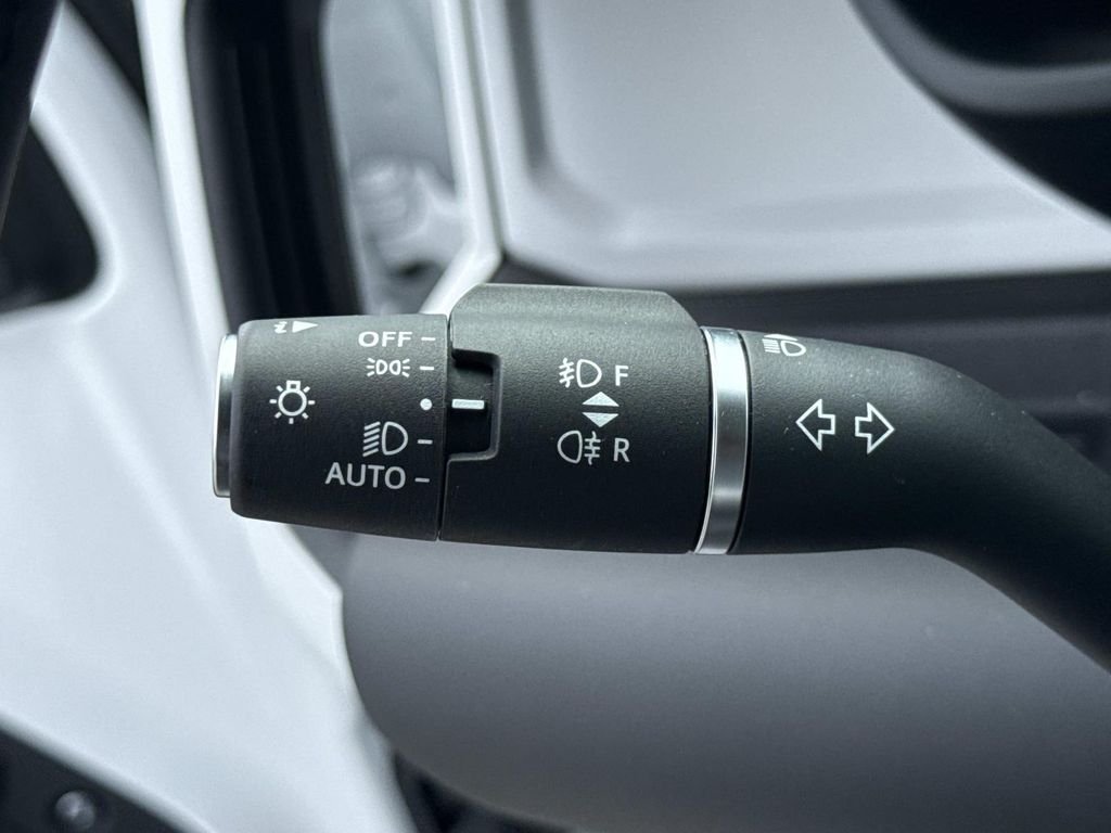 2025 Land Rover Defender S - Photo 8