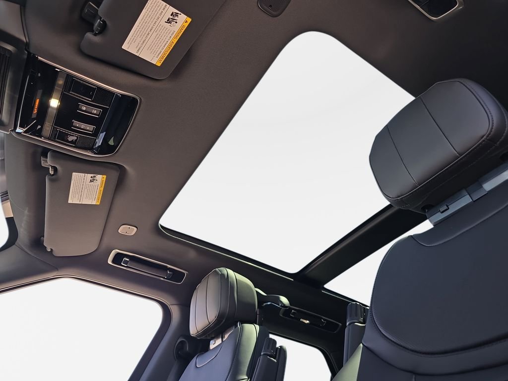 New 2026 Carpathian Grey Land Rover Dynamic SE image 31