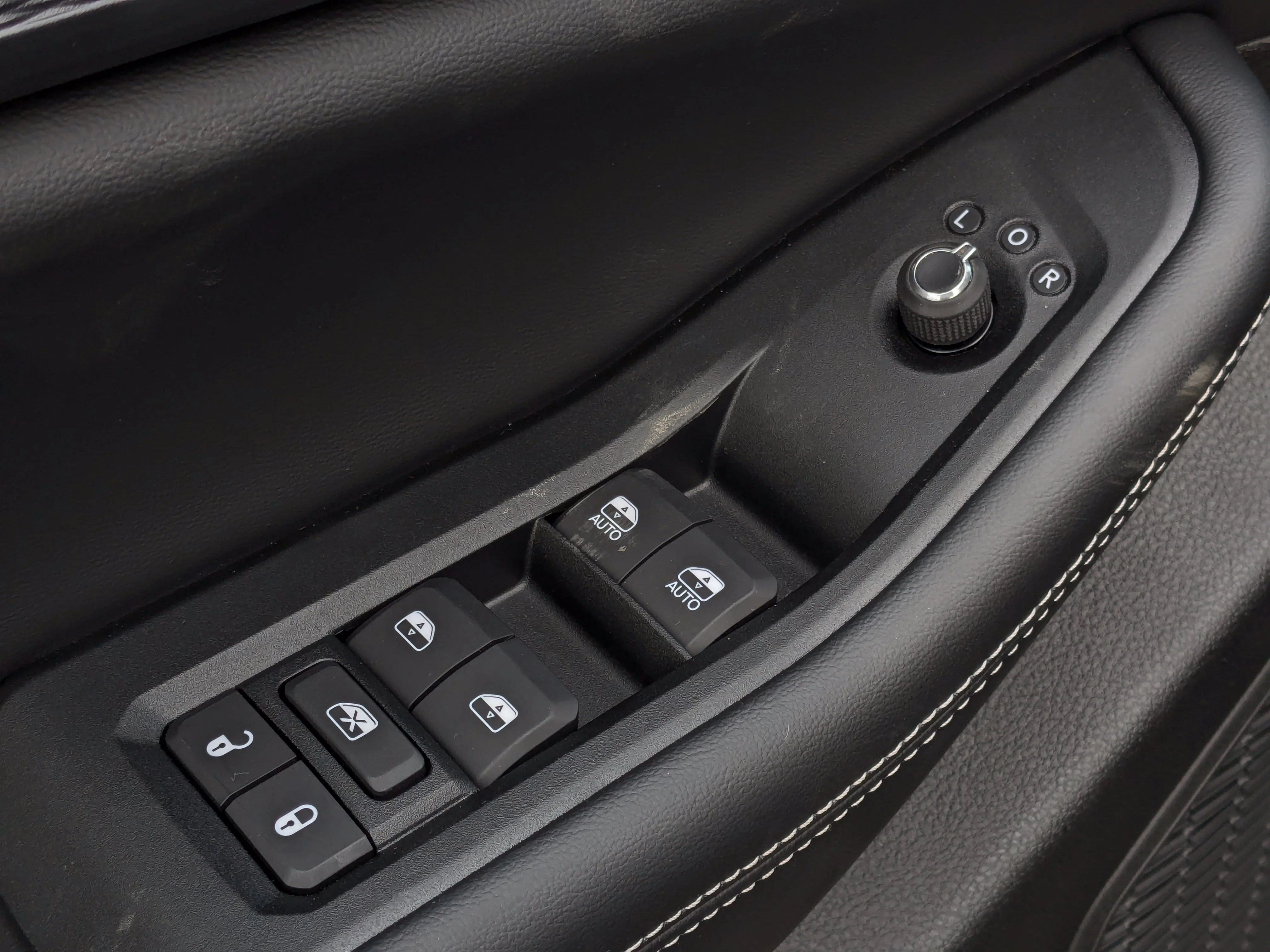 New 2025 Black Jeep Altitude - - Power Sunroof - Power Liftgate - Wireless Charging - 20 Black Wheels & More image 13