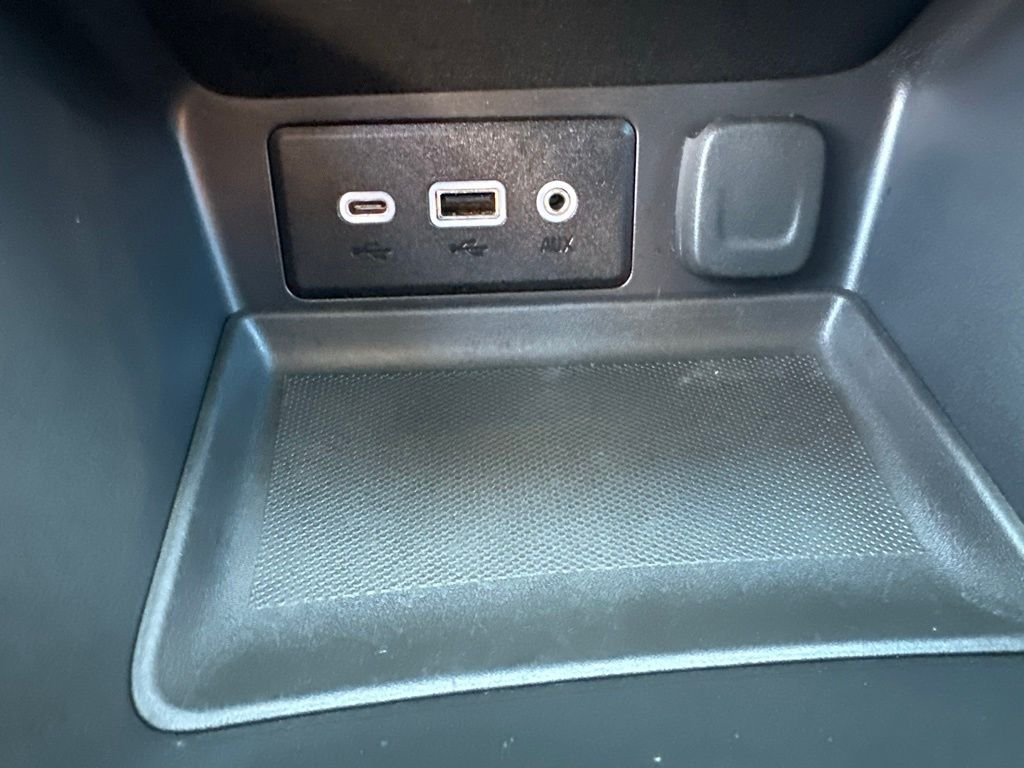 Used 2019 Black GMC SLE image 16