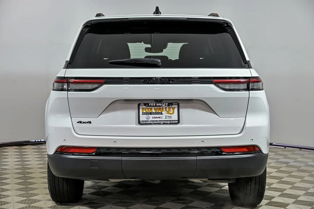 Used 2024 White Jeep Altitude X image 7