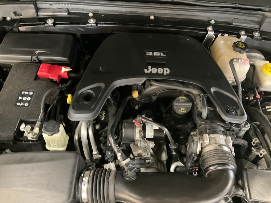 Used 2021 Black Jeep Unlimited Rubicon image 10