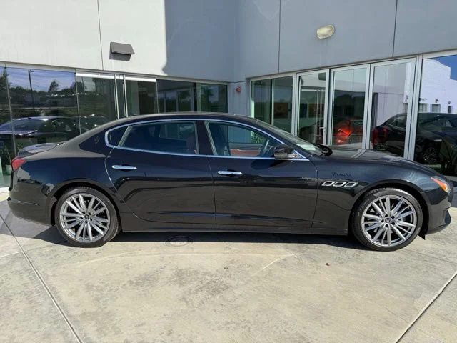 Certified Used 2022 Nero Ribelle Metallic Maserati Modena image 3