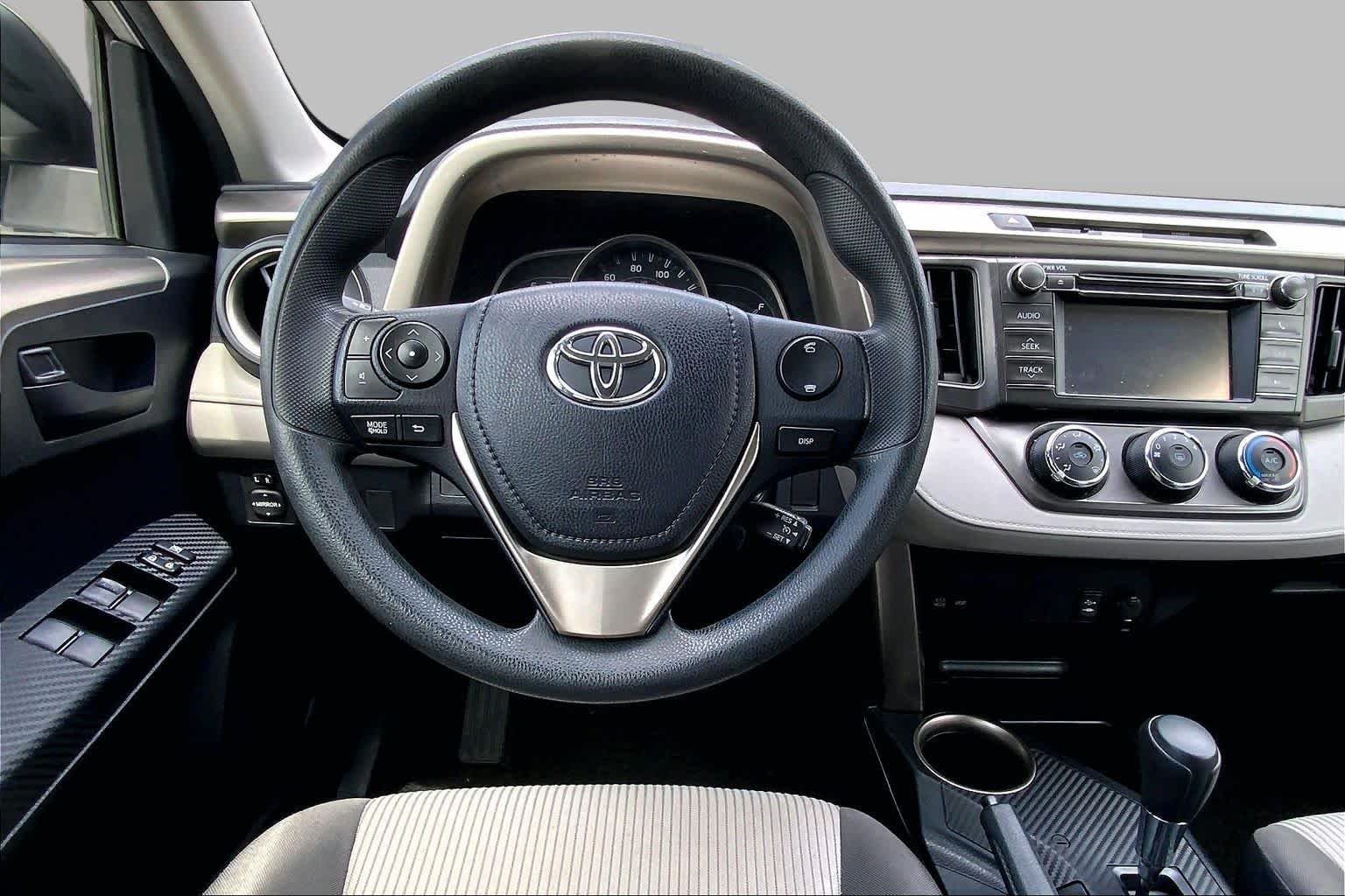 Used 2013 Classic Silver Metallic Toyota LE image 6
