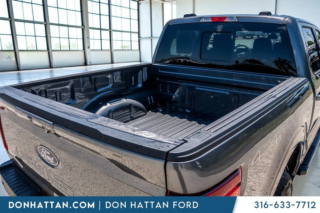 New 2026 Carbonized Gray Metallic Ford XLT image 31