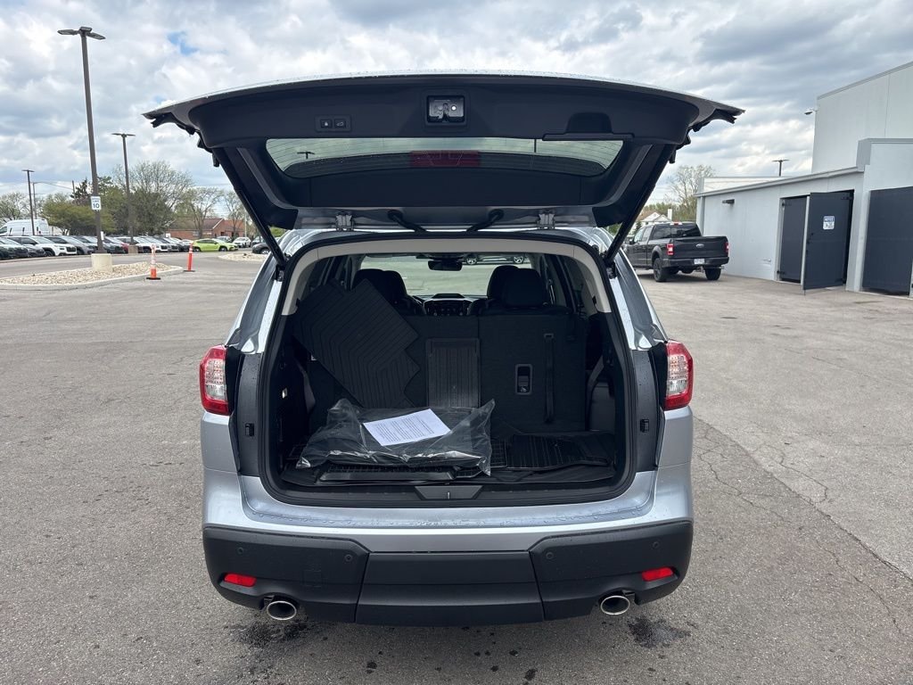 New 2026 ICE SILVER METALLIC Subaru Limited 7-Passenger image 8