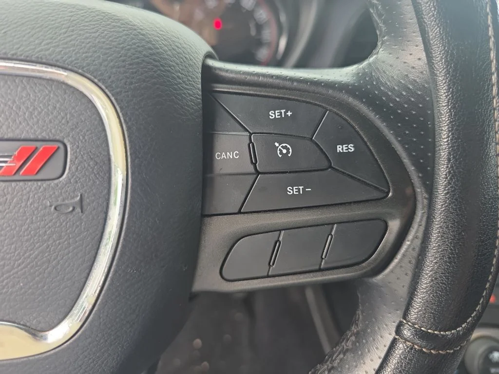 Used 2020 Granite Pearlcoat Dodge SXT image 19