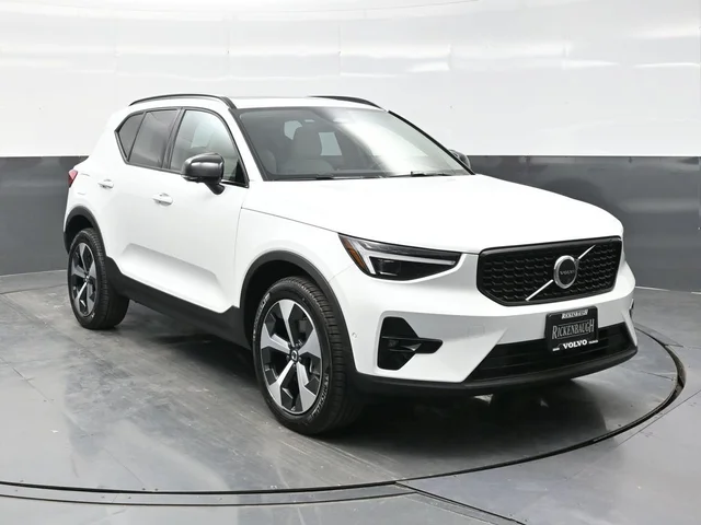 2026 Volvo XC40 B5 Plus