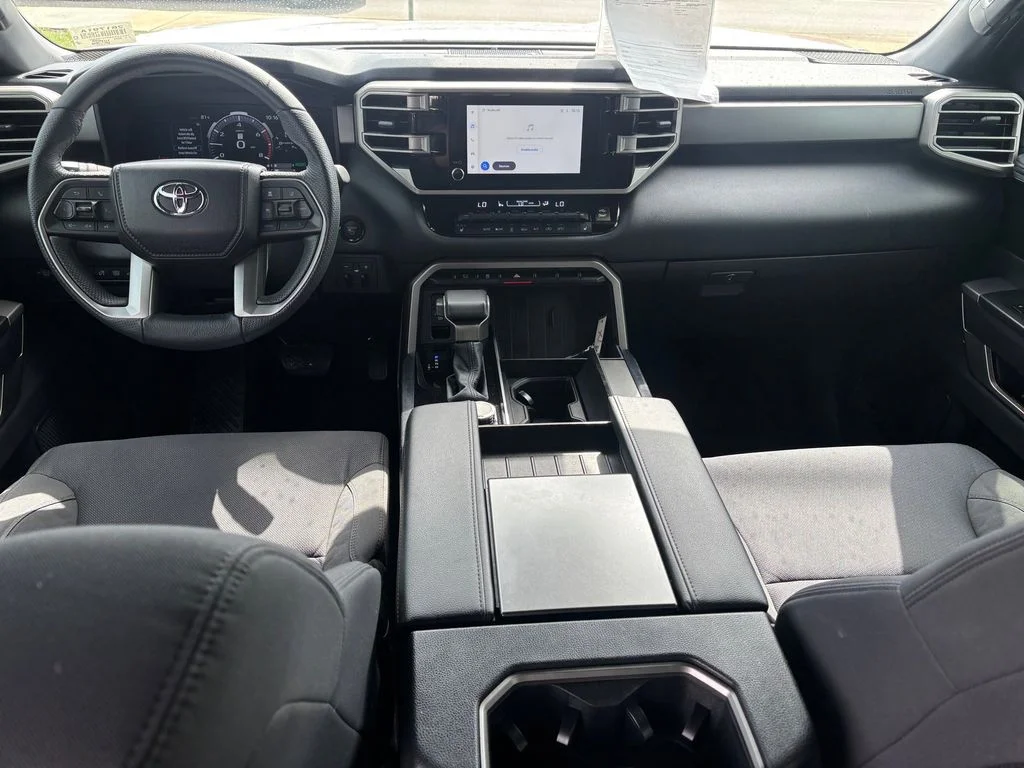 Used 2025 White Toyota SR5 image 27