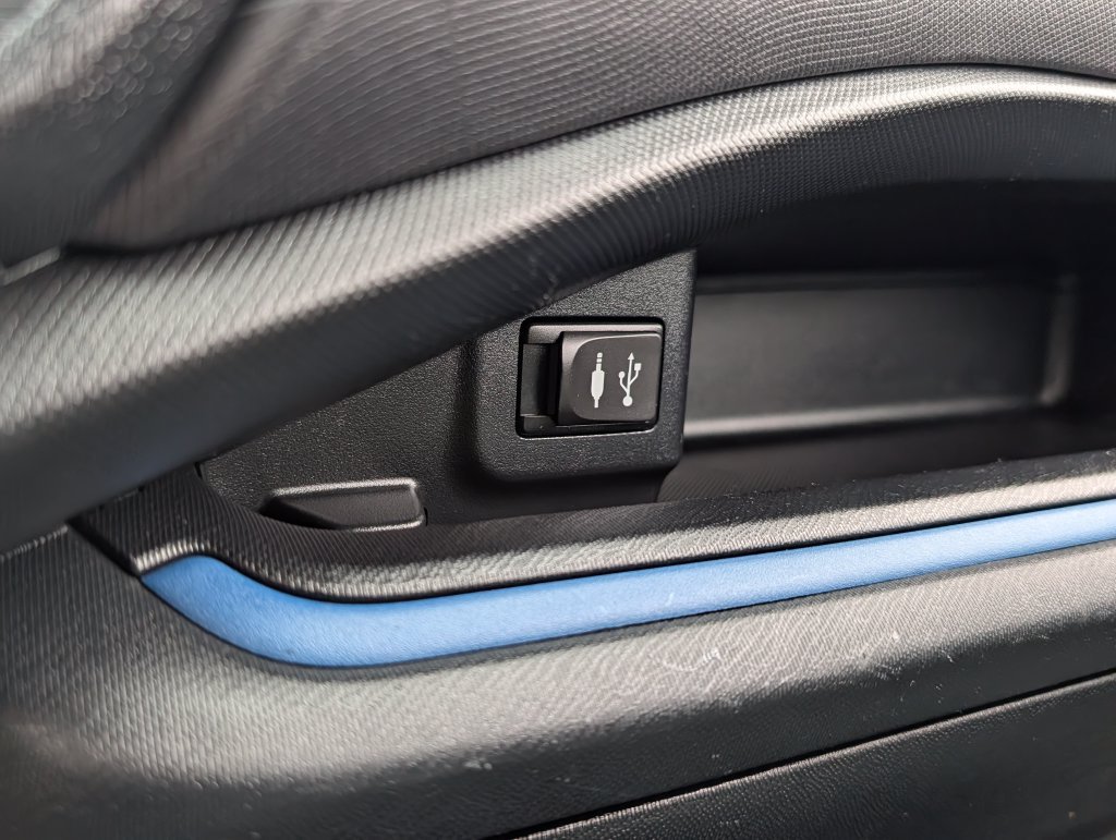 2013 Toyota Prius c Three - Photo 25