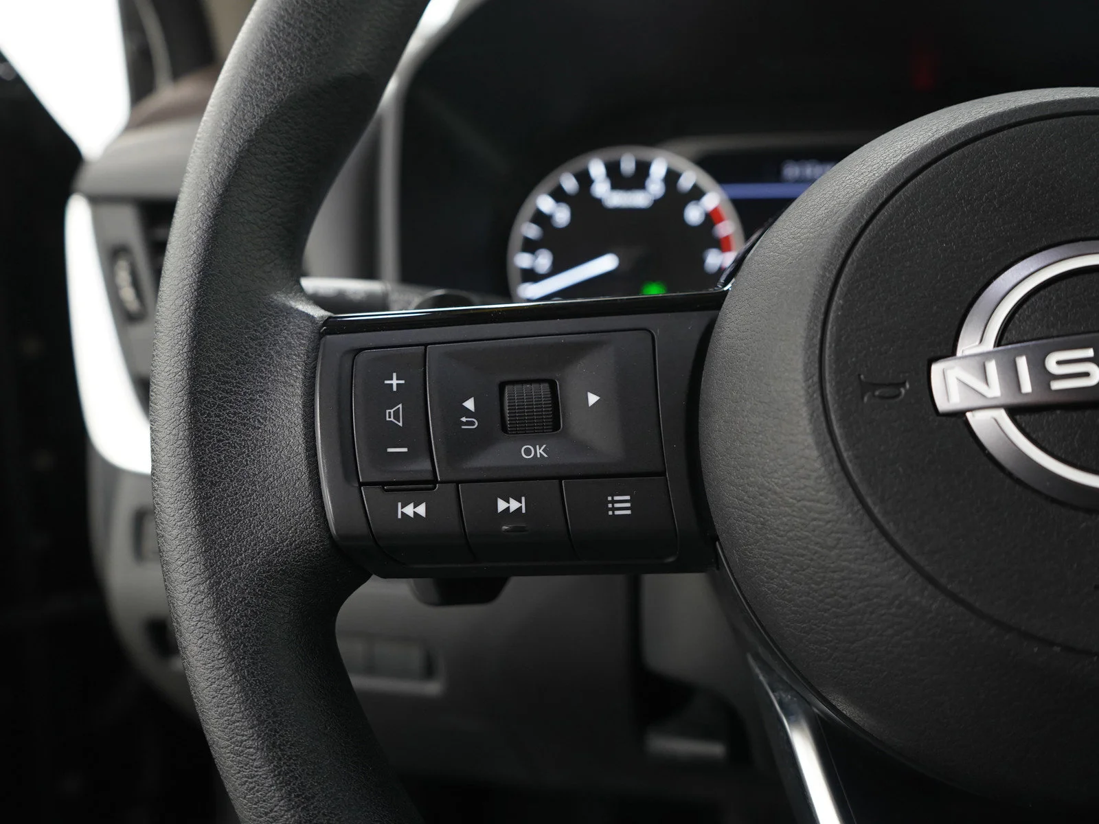Used 2023 Super Black Nissan SV image 26