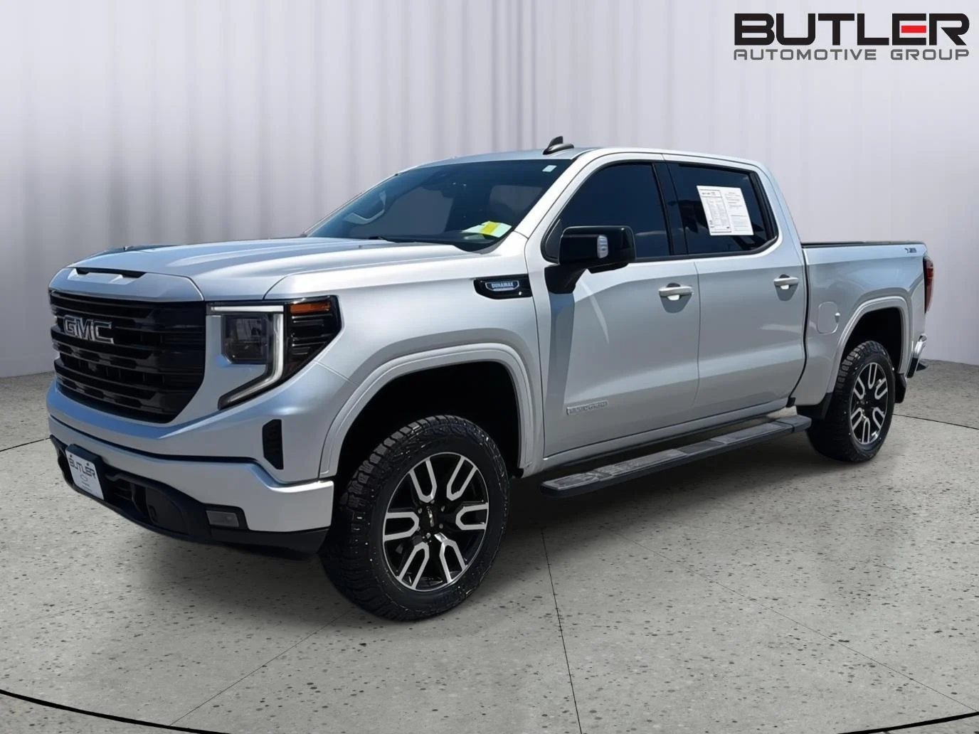 Used 2022 Quicksilver Metallic GMC Elevation image 2