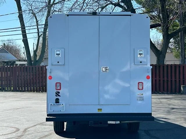 New 2024 Oxford White Ford Cutaway image 12