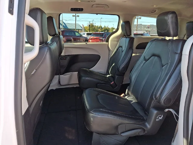 Used 2024 White Chrysler Touring L image 11