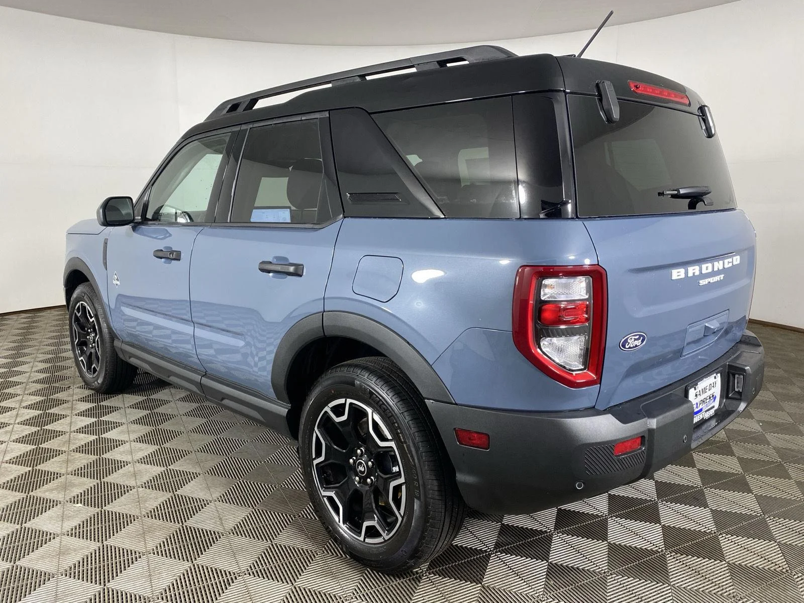 Used 2026 Azure Gray Metallic Tri-Coat Ford Outer Banks image 5