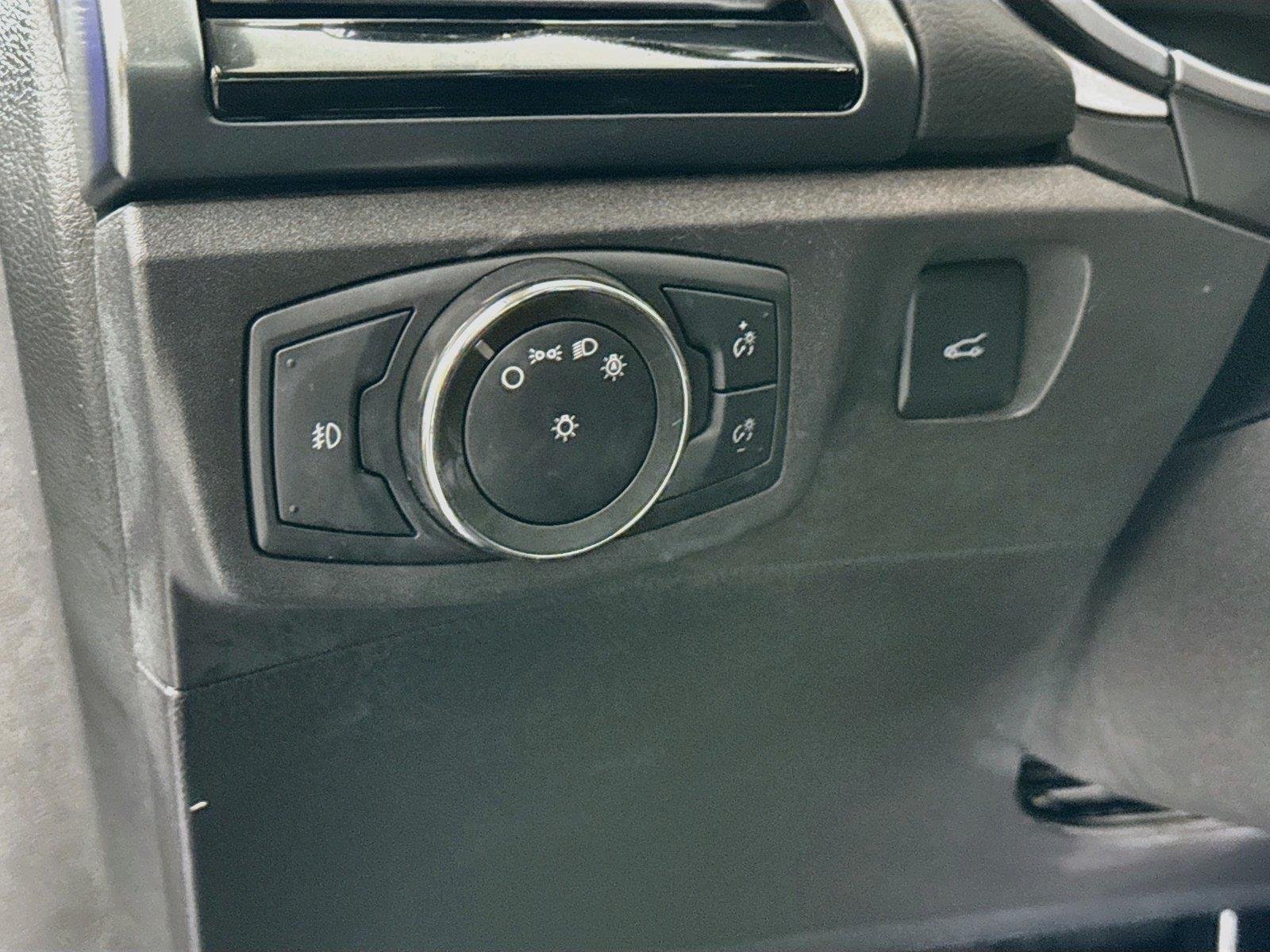 Used 2016 Deep Impact Blue Ford SE image 15