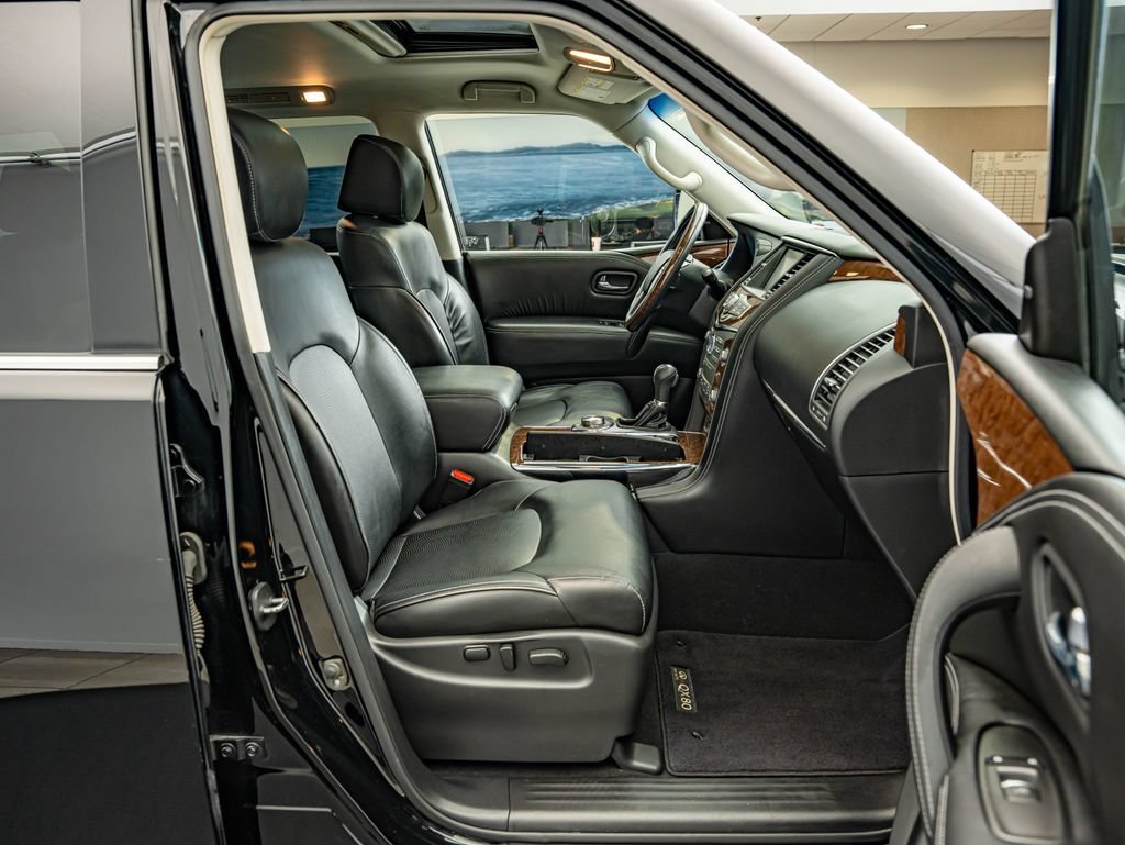 Used 2017 Black Obsidian INFINITI  image 39
