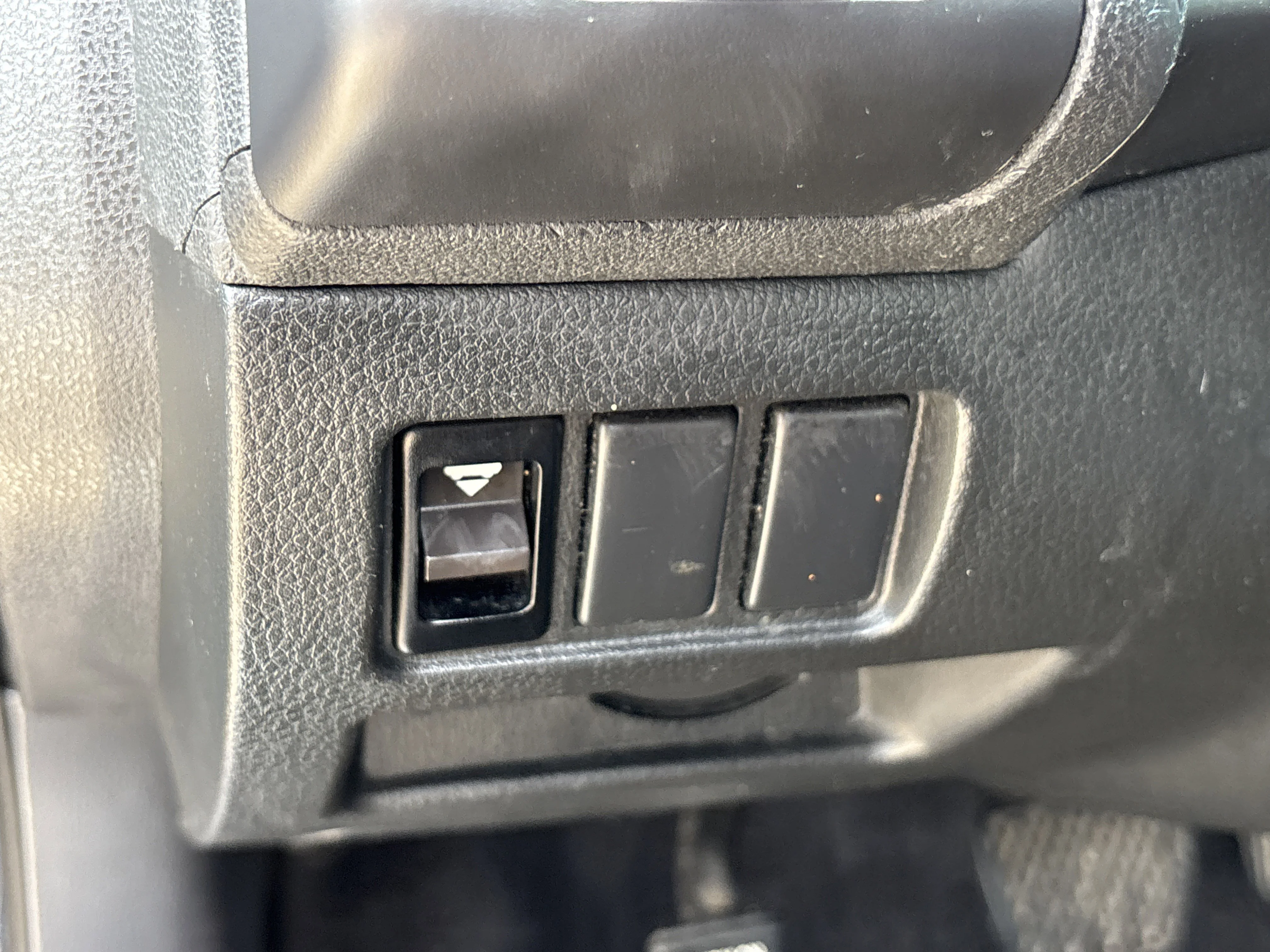 Used 2009 Navy Blue Metallic Nissan 2.5 S image 21