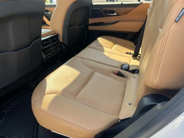 Certified Used 2025 EMINENT WHITE PEARL Lexus 600 Luxury image 20