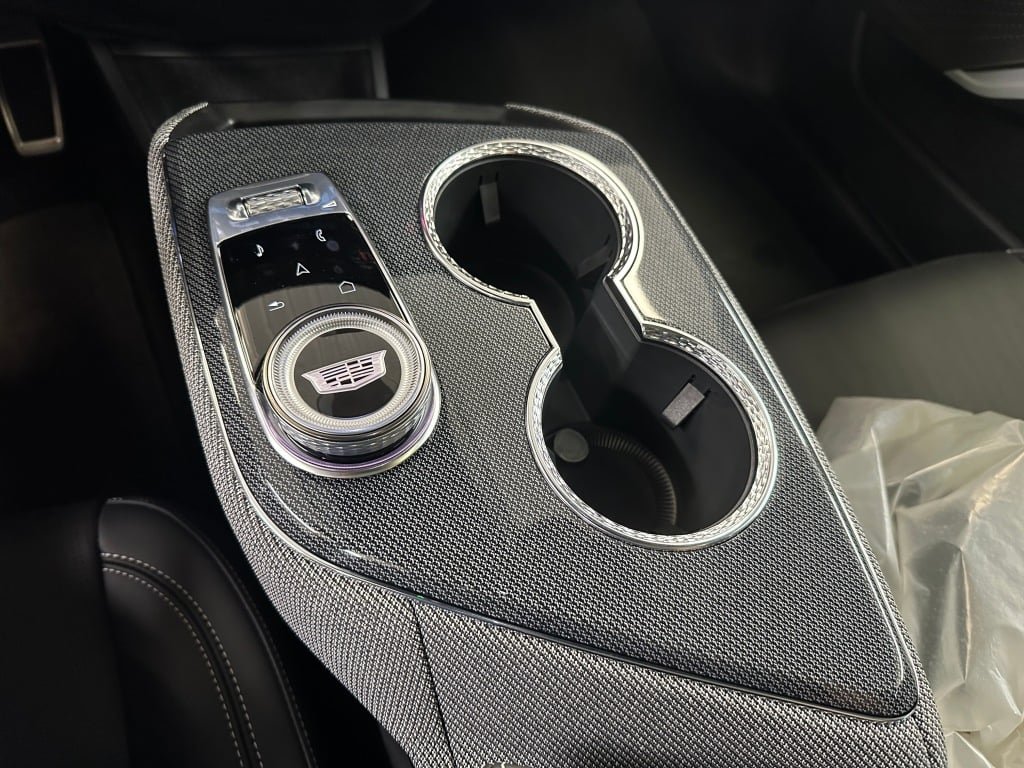2027 Cadillac OPTIQ Premium Sport - Photo 15