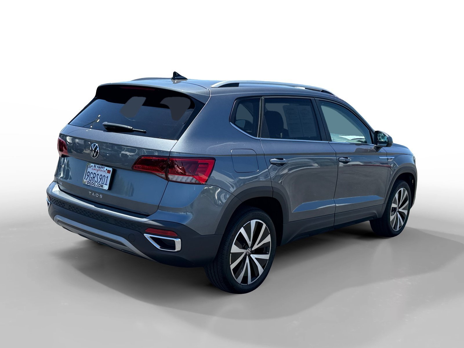 Certified Used 2023 Platinum Gray Metallic Volkswagen 1.5T SE image 5