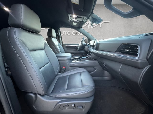 2025 Chevrolet Suburban LT - Photo 24