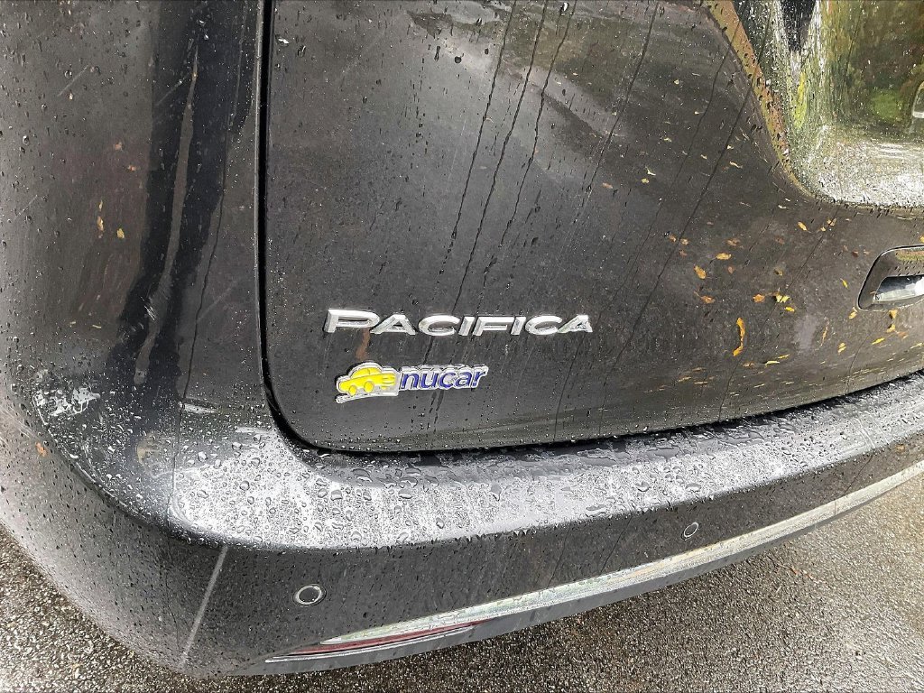 Used 2019 Black Chrysler Touring L Plus image 30