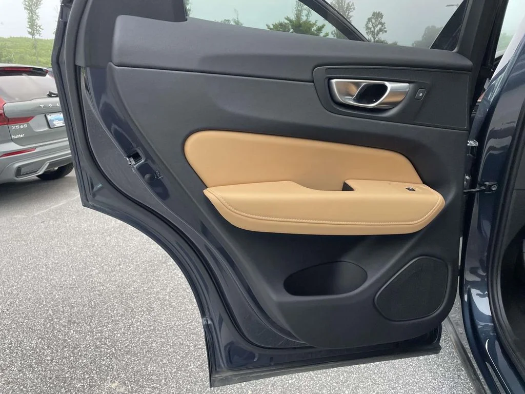 Certified Used 2024 Denim Blue Volvo Ultimate image 2