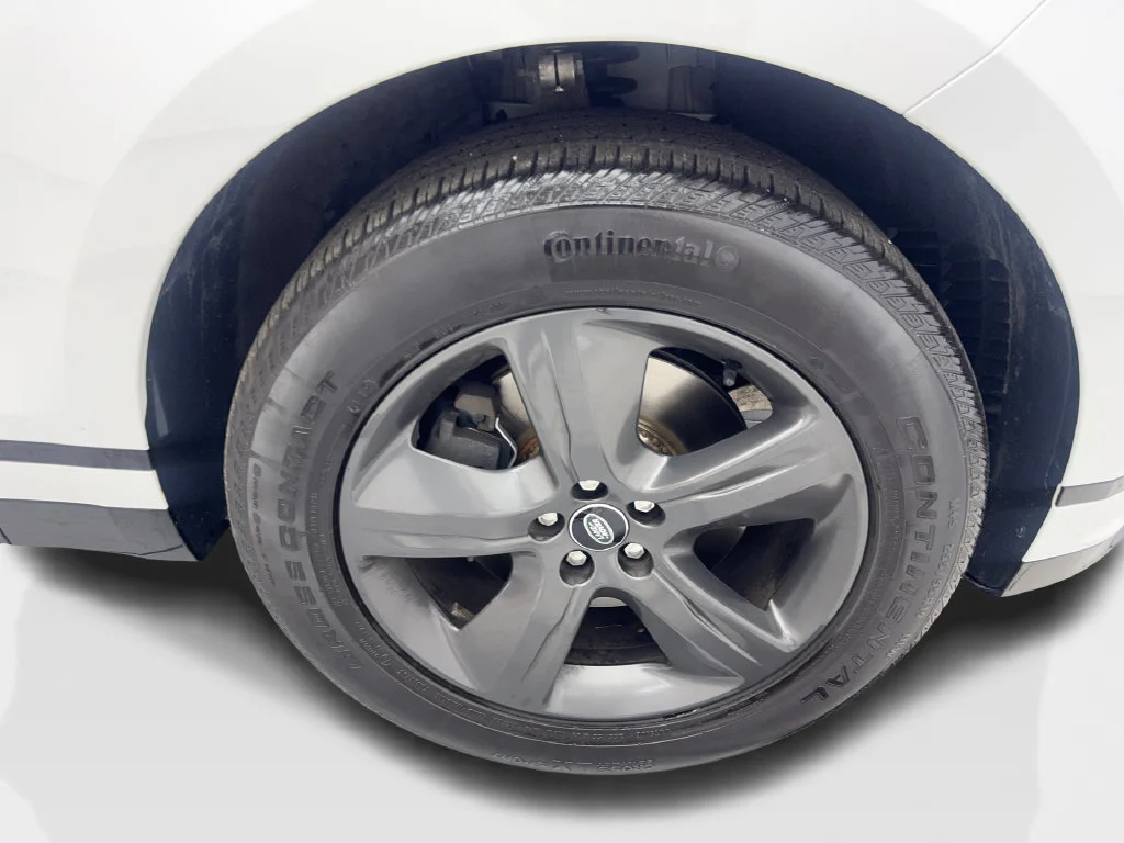 Used 2023 White Land Rover R-Dynamic S image 87