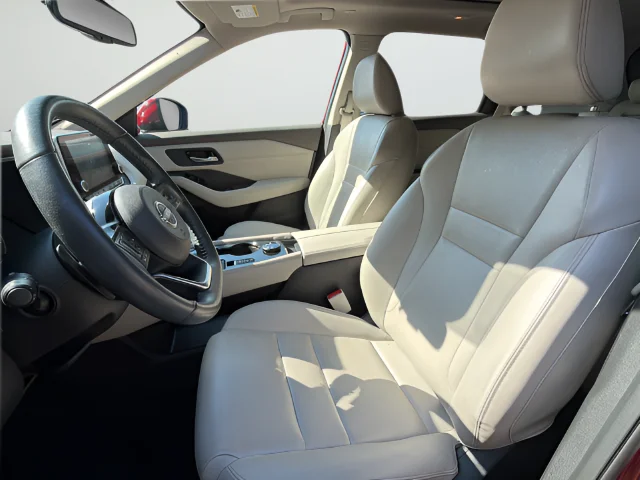 Used 2023 Red Nissan SL image 10