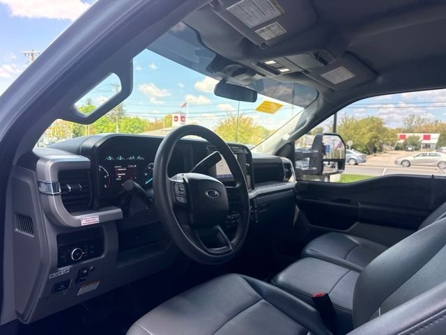 Used 2024 Oxford White Ford XL image 9