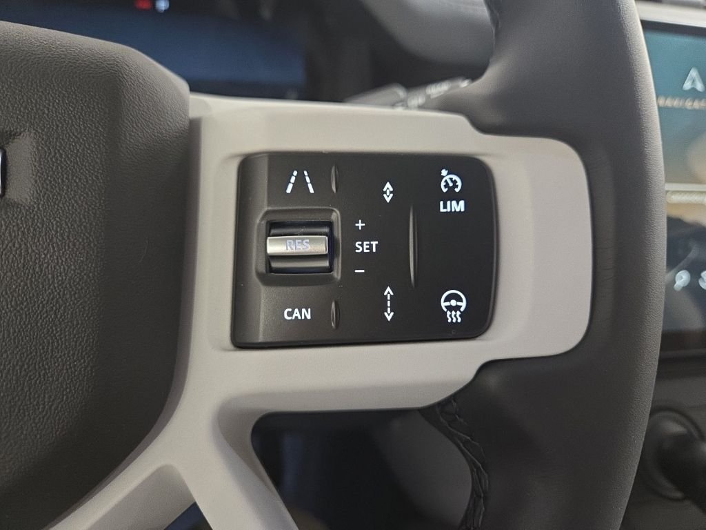 New 2026 Fuji White Land Rover X-Dynamic SE image 21