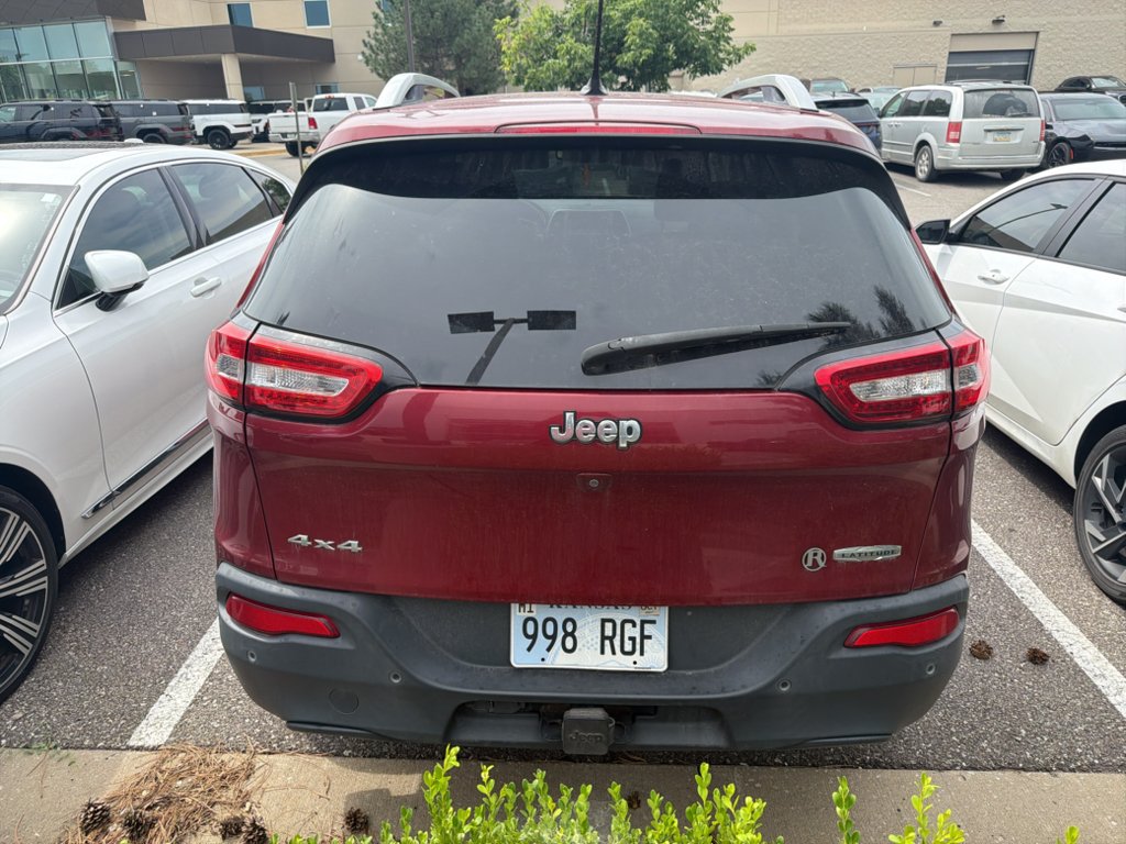 Used 2017 Deep Cherry Red Crystal Pearlcoat Jeep Latitude image 7