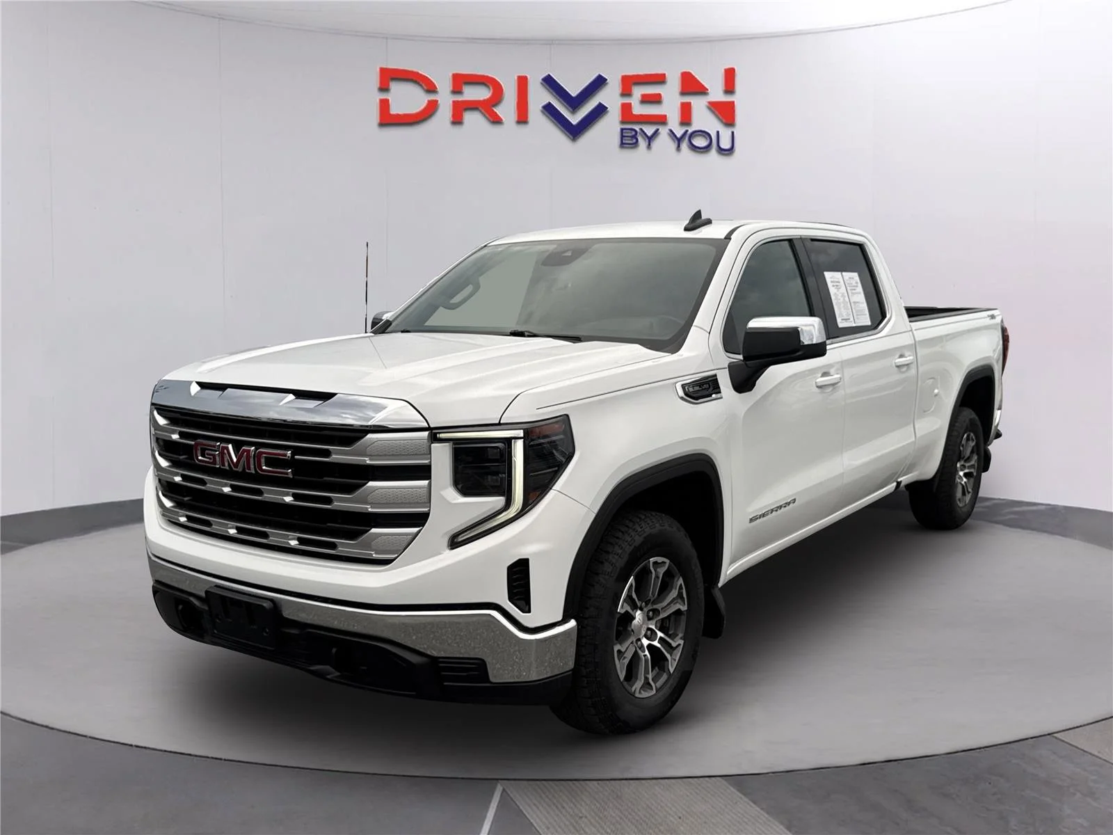 Used 2023 Summit White GMC SLE image 8