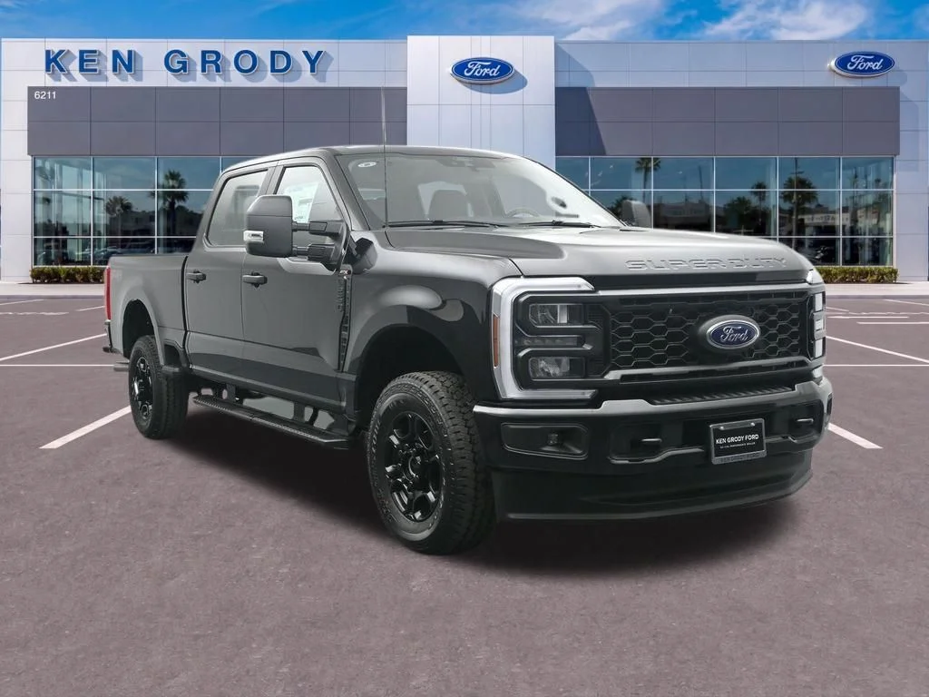 2026 Ford F-250 XL 4x4 Crew Cab 6-3/4' Box's photo