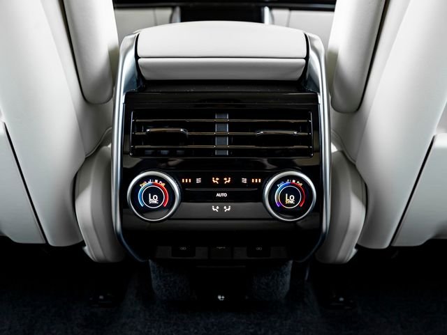 Used 2025 Fuji White Land Rover SE image 26