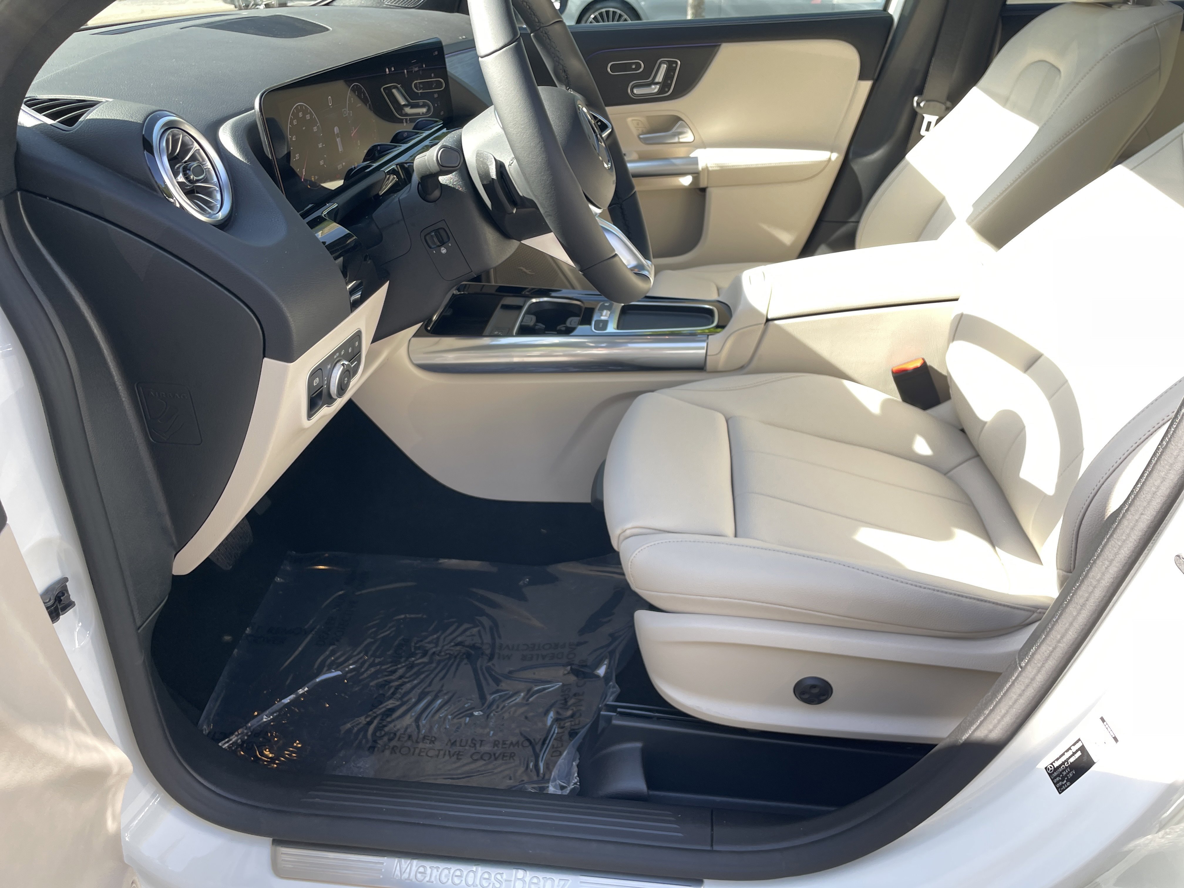 New 2026 Polar White Mercedes-Benz GLA 250 SUV image 23