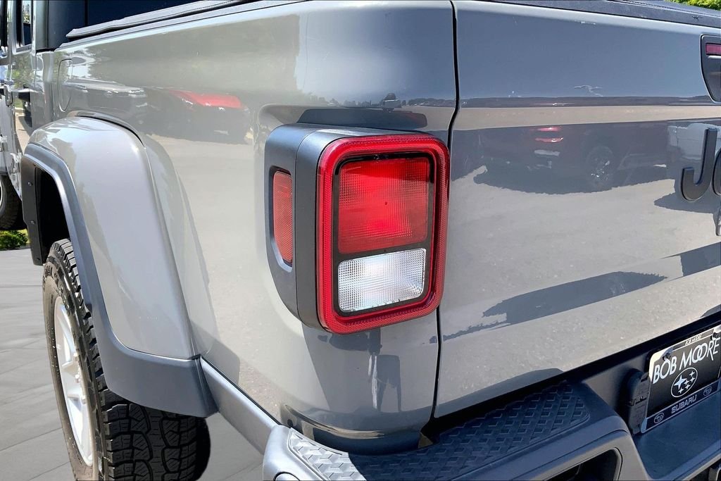 Used 2023 Gray Jeep Sport S image 24