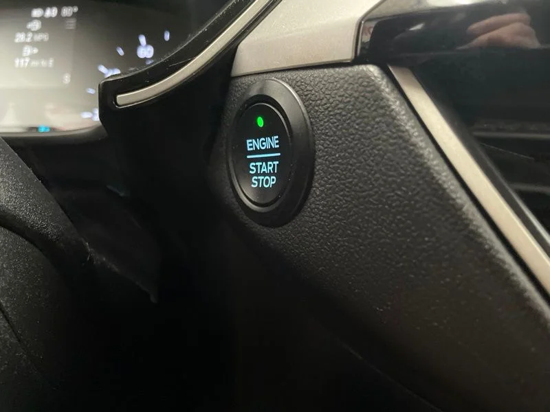 Used 2020 Black Ford SEL image 27